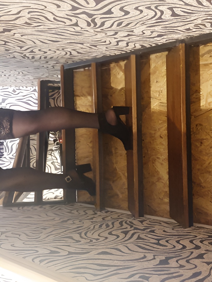 Майя привлекальеная девушка из Целина цена от 1500 руб