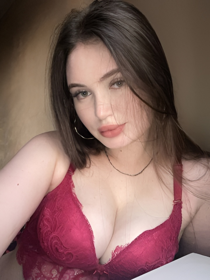 Софа привлекальеная девушка из Целина цена от 4000 руб