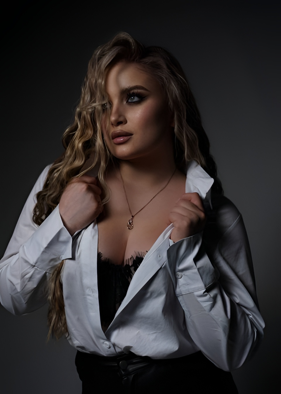 Алиса привлекательная девушка из Целина цена от 6000 руб