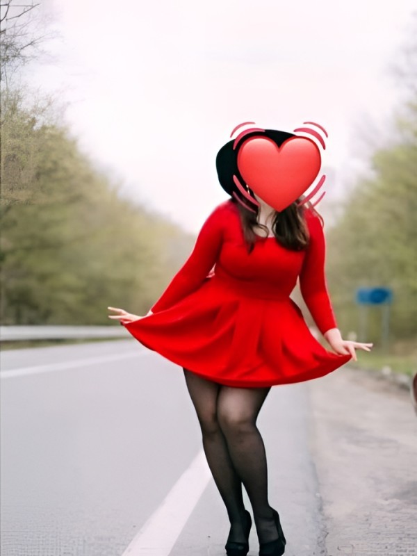 Софа привлекательная девушка из Целина цена от 4000 руб